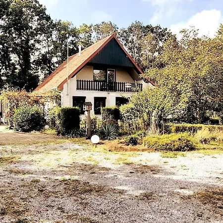 Ruime Woonboerderij, Landelijk Met 3 Fietsen
